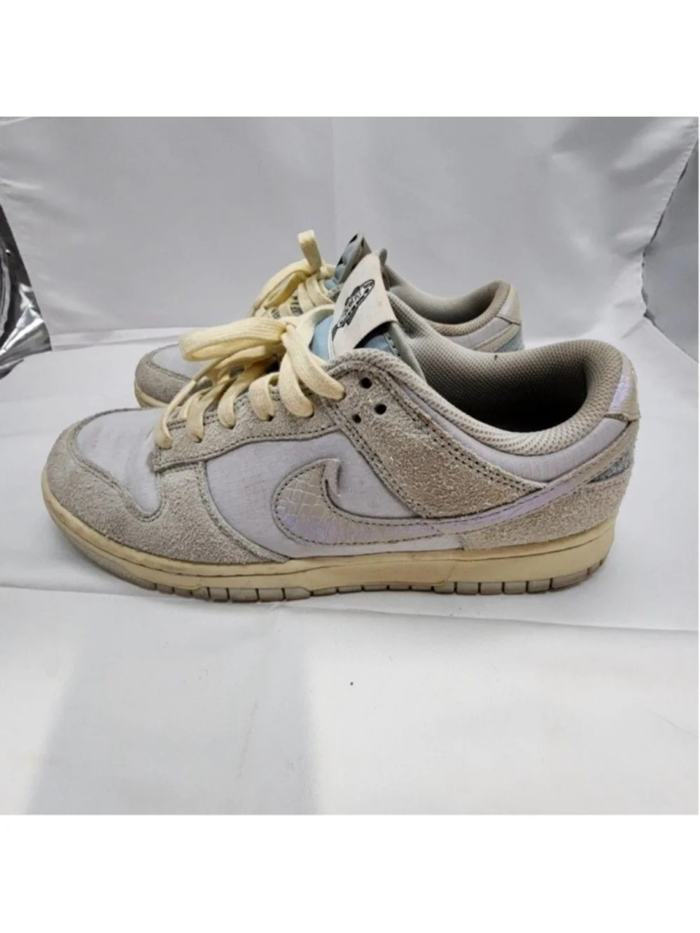 Nike Dunk Low Shoes Mens 8.5 Gray Suede Holographic Swoosh DV7210-001 Casual